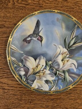 "Ruby-Throated Hummingbird And Lilies" Collector Plate 6.5" "1989"